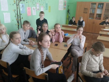 6 апреля для обучающихся 5 класса МБОУ СШ № 3 прошла интеллектуально-познавательная игра «На связи!»