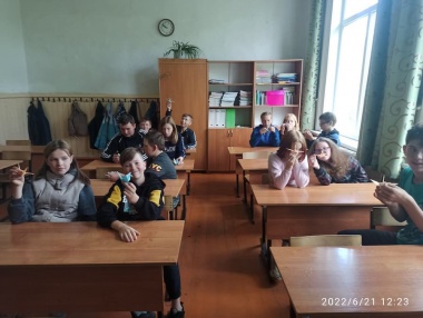 В преддверии Всероссийского дня памяти и скорби сотрудники центральной библиотеки провели уроки памяти для подростков летних оздоровительных площадок МБОУ СШ 3, СП 6, РЦДО