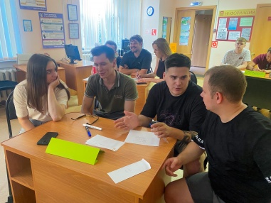 11 августа в Центре правовой информации Новодвинска состоялся квиз «Летняя перезагрузка». Он был приурочен к Международному дню молодежи.