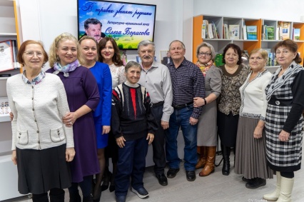 В Устьянской районной библиотеке прошел литературно-музыкальный вечер, посвященный творчеству Олега Борисова, поэта, прозаика, публициста и журналиста.