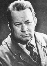 К 90- летию со дня рождения Дмитрия Ушакова.<br />
<br />
Дмитрий Алексеевич Ушаков родился 15 сентября 1932 года на станции Шожма Няндомского района Архангельской области.<br />
<br />
Деревня Шожма так приметна:<br />
Она, взбежавши на угор,<br />
Со всех сторон открылась ветру,<br />
Открыла людям каждый двор.<br />
