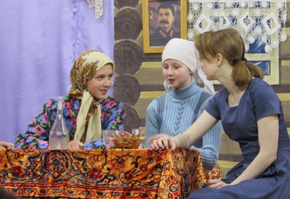 22 декабря 2019 года Лешуконская центральная библиотека провела вечер-концерт, посвященный Году Федора Абрамова. В зале культурно-досугового центра собрались любители творчества писателя.