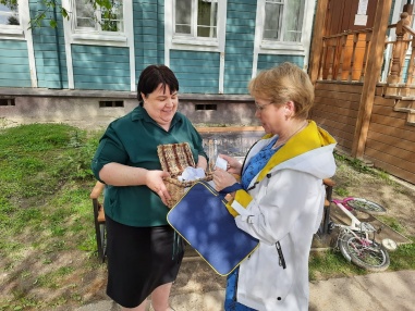 В России и за ее пределами вчера вспоминали великого поэта Александра Сергеевича Пушкина, без которого немыслима русская культура. В честь праздника Яренская центральная библиотека для всех желающих провела "Пушкинскую викторину" и все участники получили "Литературный шоколад".