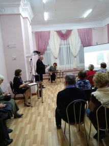 15 декабря в литературной гостиной Вельской центральной библиотеки им. А.Ф. Орлова собрались ценители творчества Валентины Александровны Сумароковой. Поводом для встречи послужил новый сборник стихов вельской поэтессы.