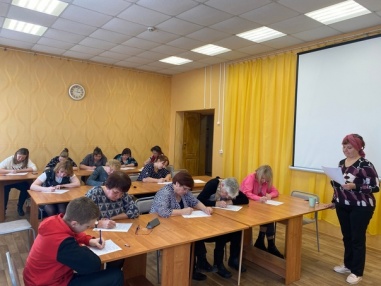 «Тотальный диктант» прошел в Красноборской библиотеке на «отлично»!
