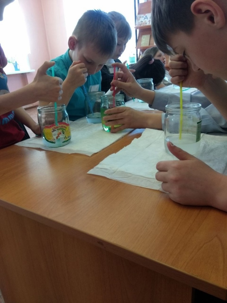 В роли фармацевтов.jpg