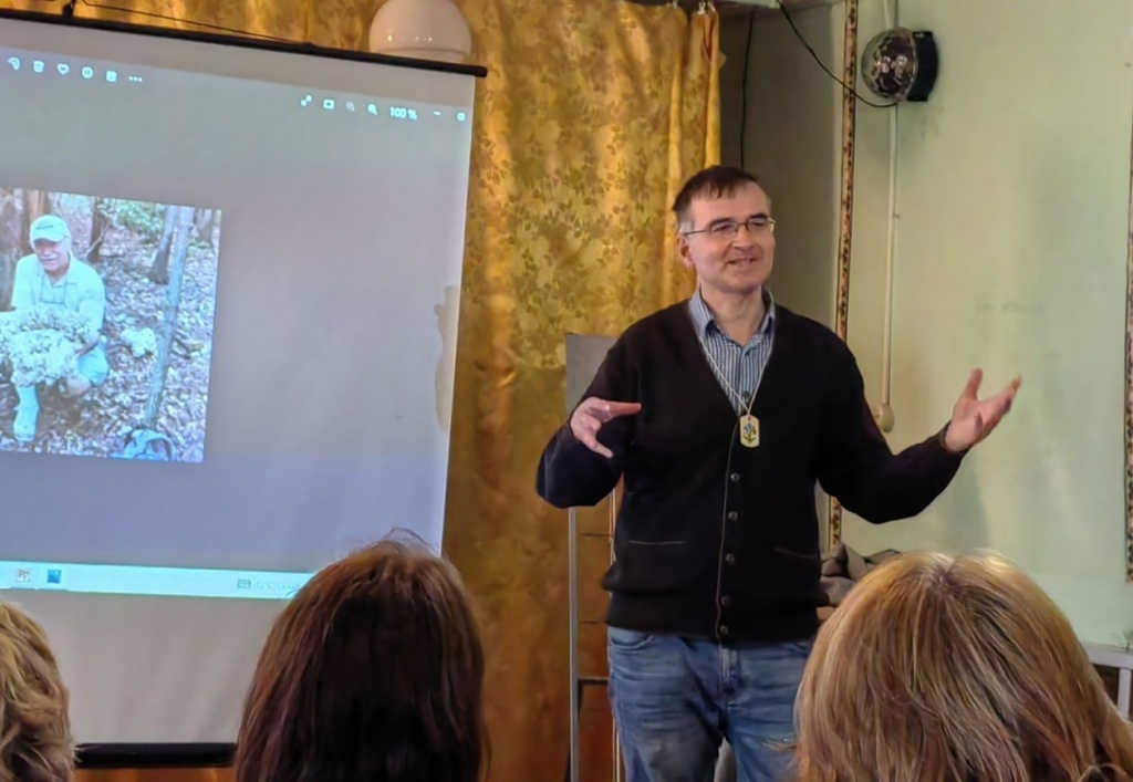 На творческой встрече с Артемом Поповым. Викторина о грибах из рассказа "Ваня Француз".jpg