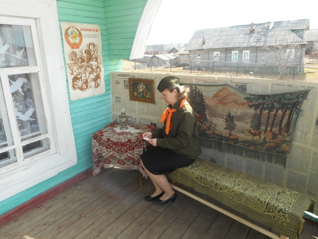 Долгощельская сельская библиотека.jpg