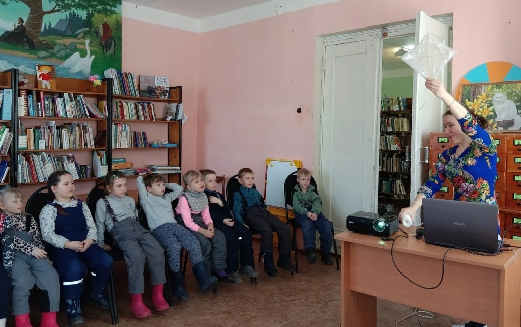 Бумажный змей такой же, как в сказке В. Берестова.jpg