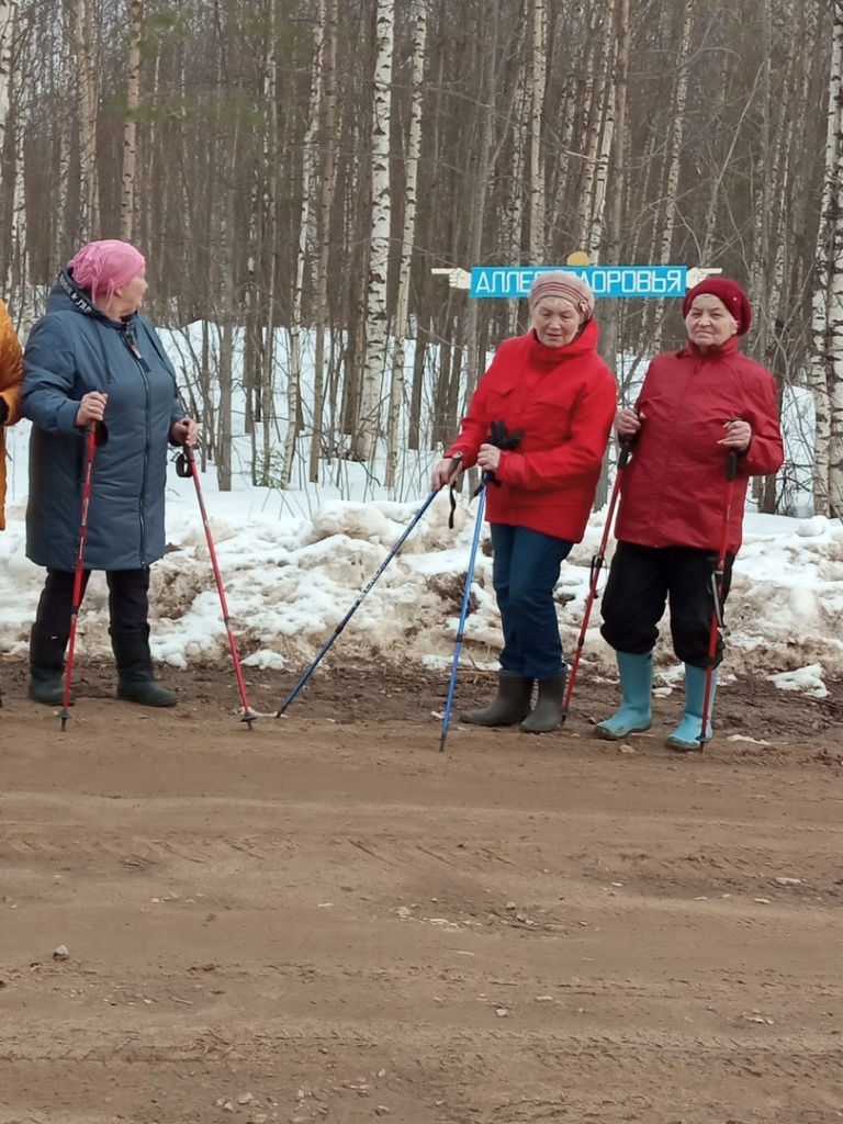 В Афанасьевске занимались скандинавской ходьбой.jpg