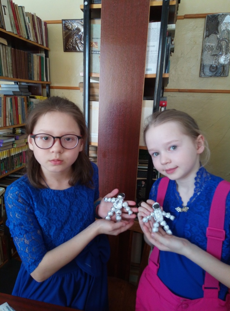  В Пучужской библиотеке делали космонавтиков