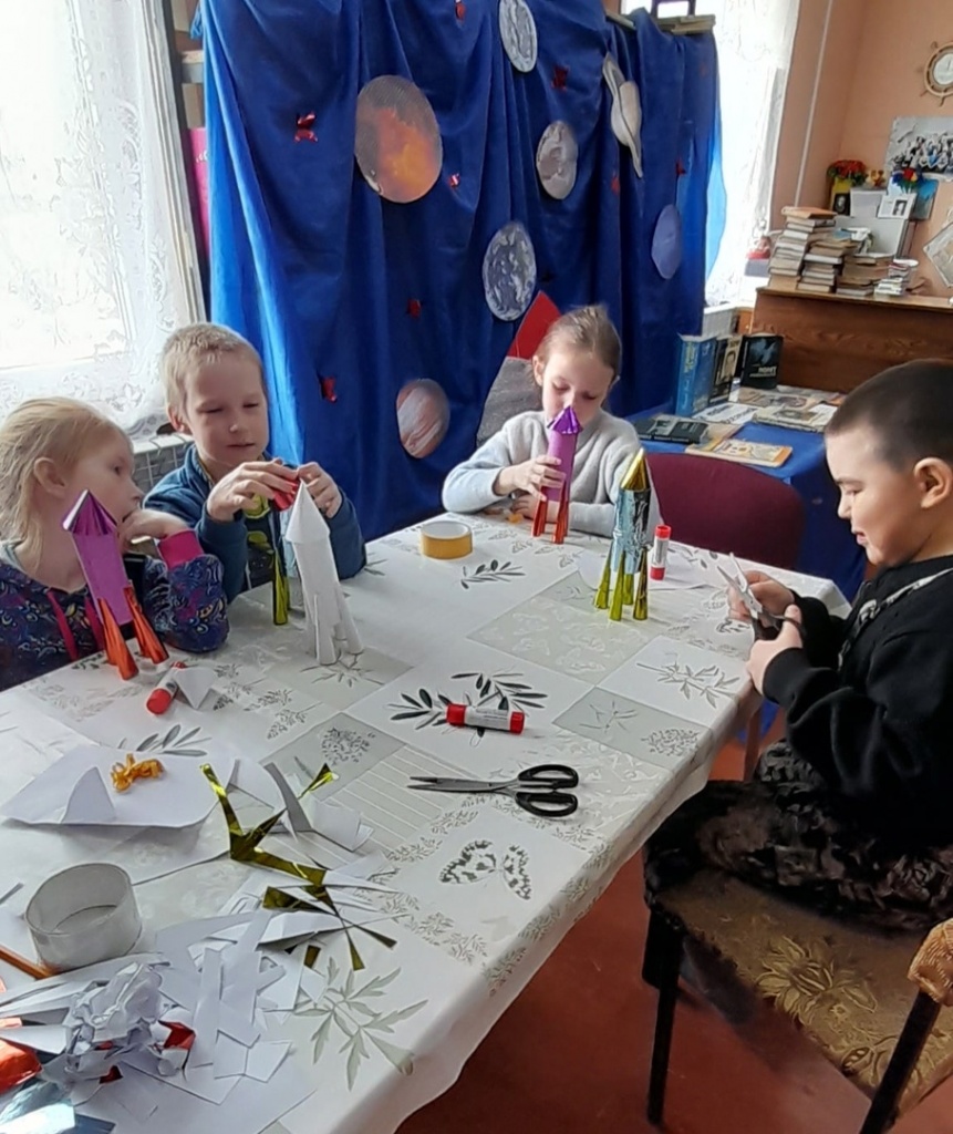  В Сефтренской библиотеке конструировали ракеты