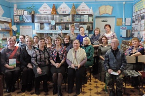 Онежская поэтесса Людмила Веснина в гостях у нименьгских читателей (Нименьгская сельская библиотека)