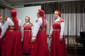 Верхнетоемский народный хор на презентации сборника "Верхнетоемская земля частушками славится"