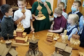 Мы в памяти храним имя мастера… - 9