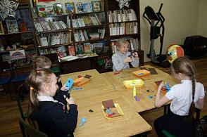 Арт-студия "Капителька", занятие "Символ года" (девочки)