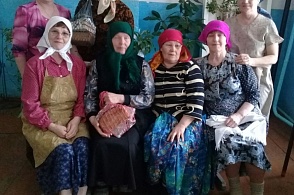 Библионочь в Пучужской сельской библиотеке. Актеры спектакля "Старухи"