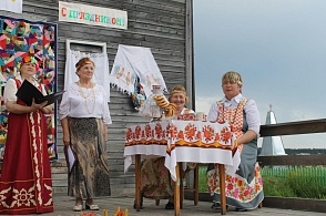 "Мы за чаем не скучаем, разговор ведём за чаем" Вершинская библиотека